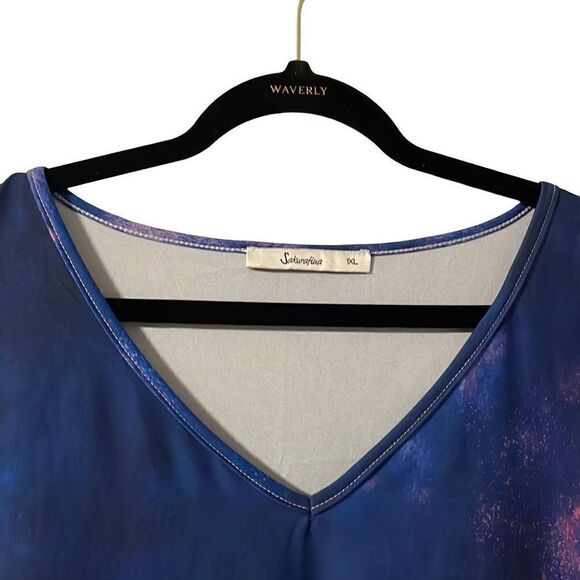 Sakurafina v-neck cosmic print tank in blue & pink size 1X - Picture 2 of 11